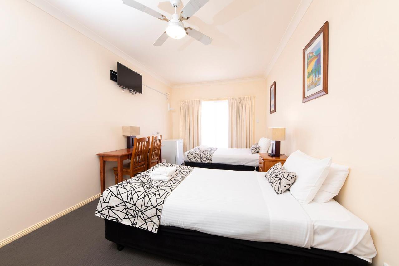 Meridian Beachside Resort 3*